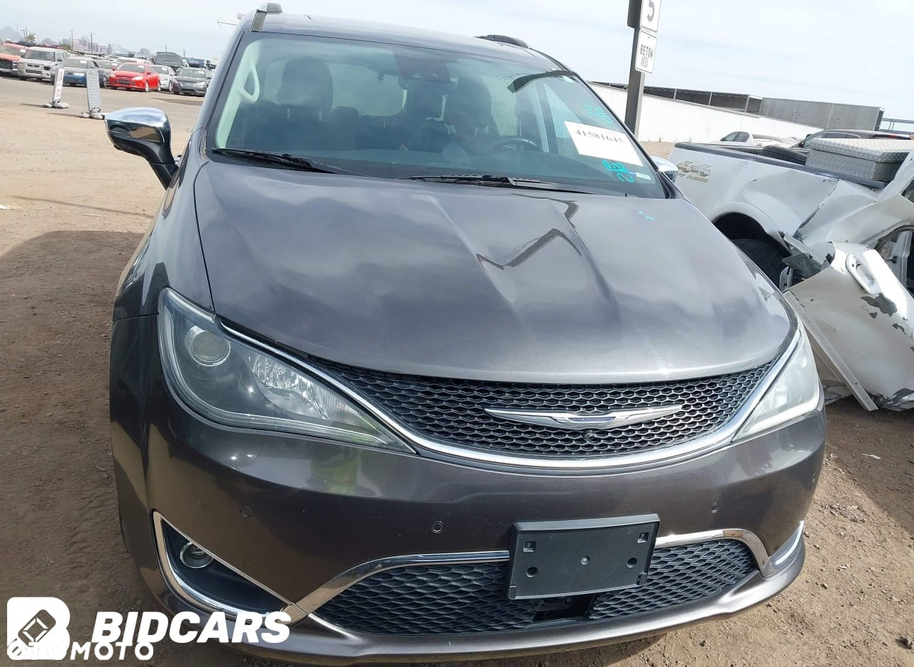 Chrysler Pacifica - 10