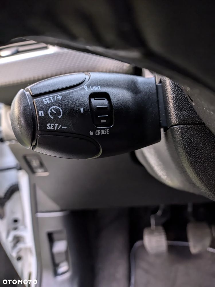 Peugeot 2008 1.2 Pure Tech Signature - 15