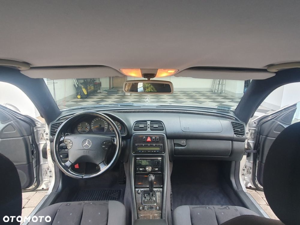 Mercedes-Benz CLK - 25