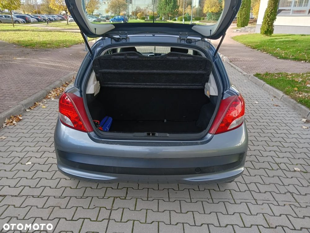 Peugeot 207 1.4 16V Trendy - 10