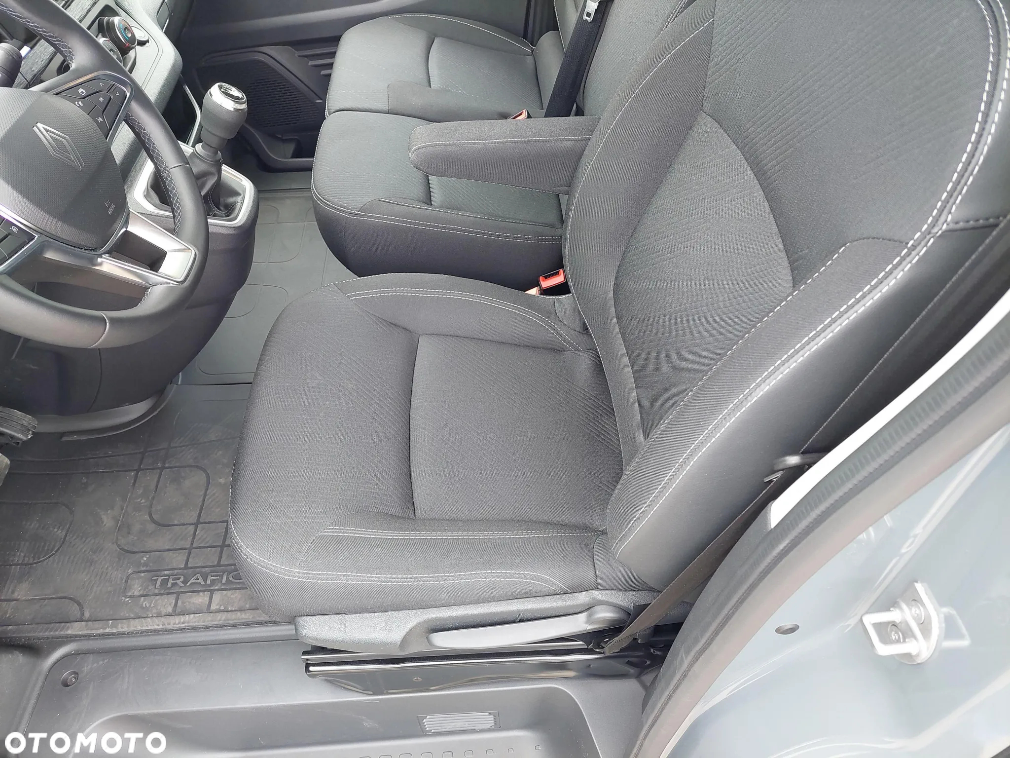 Renault Trafic - 12