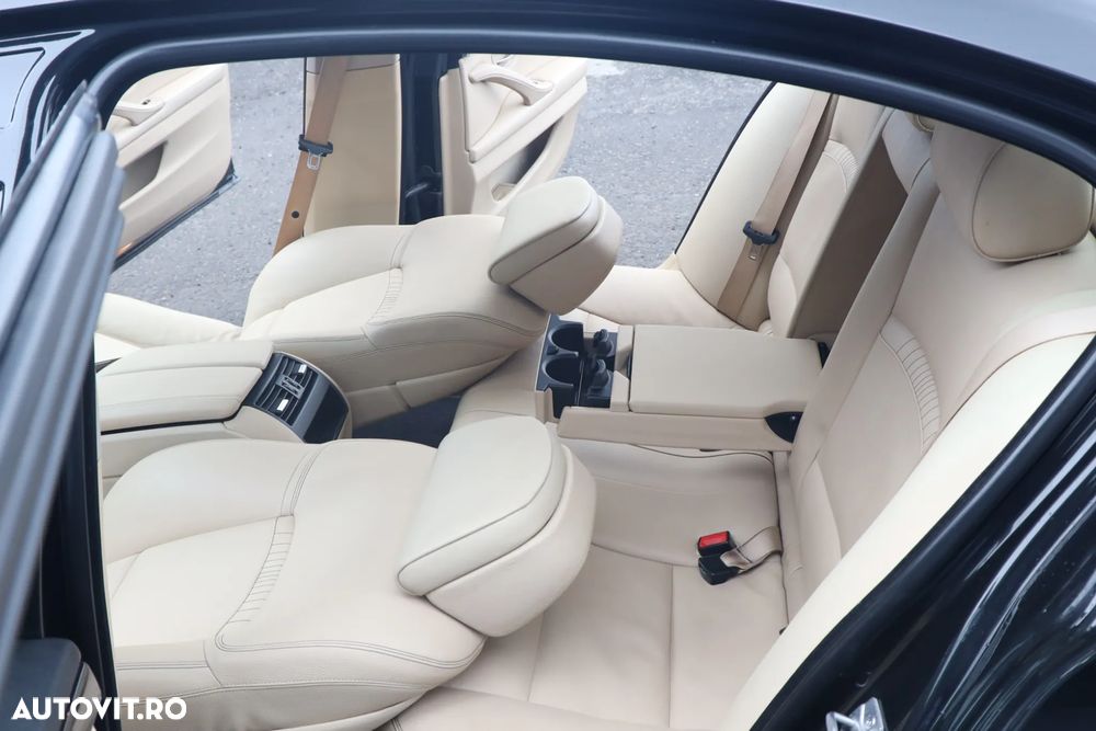 BMW Seria 5 520d Aut. Luxury Line - 11