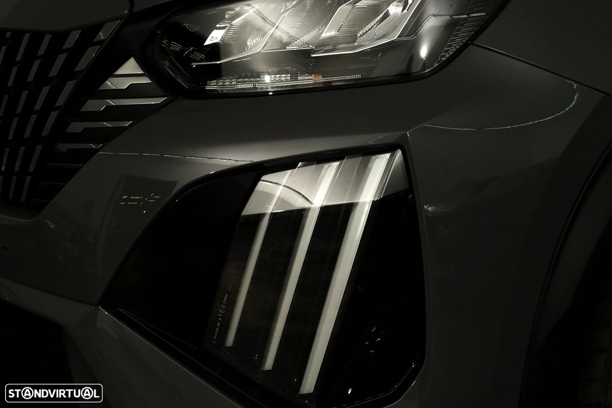 Peugeot 2008 1.2 PureTech Allure - 6