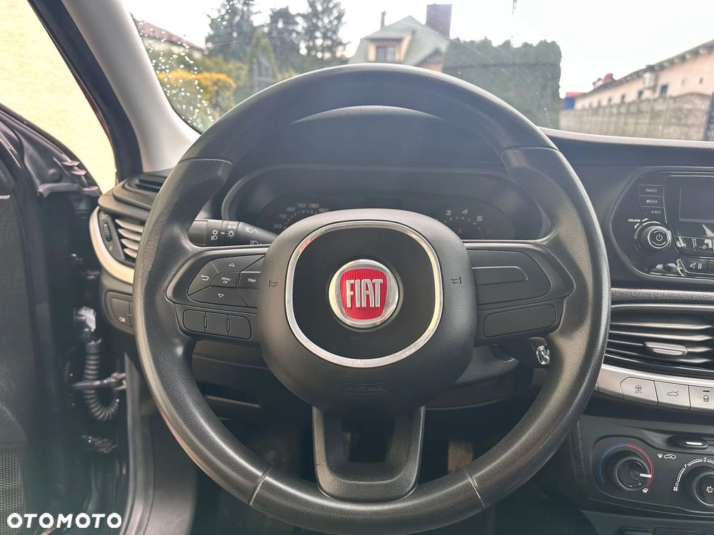 Fiat Tipo 1.4 T-Jet 16v Easy - 16