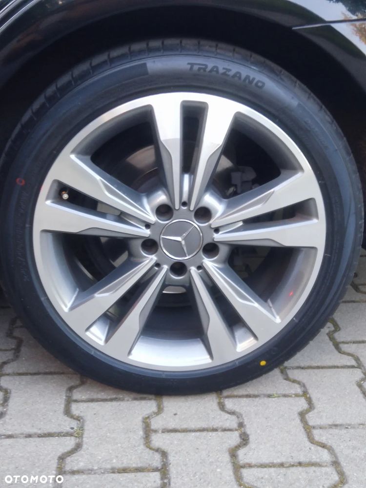 Mercedes-Benz Klasa E 220 CDI DPF BlueEFFICIENCY Automatik Elegance - 22