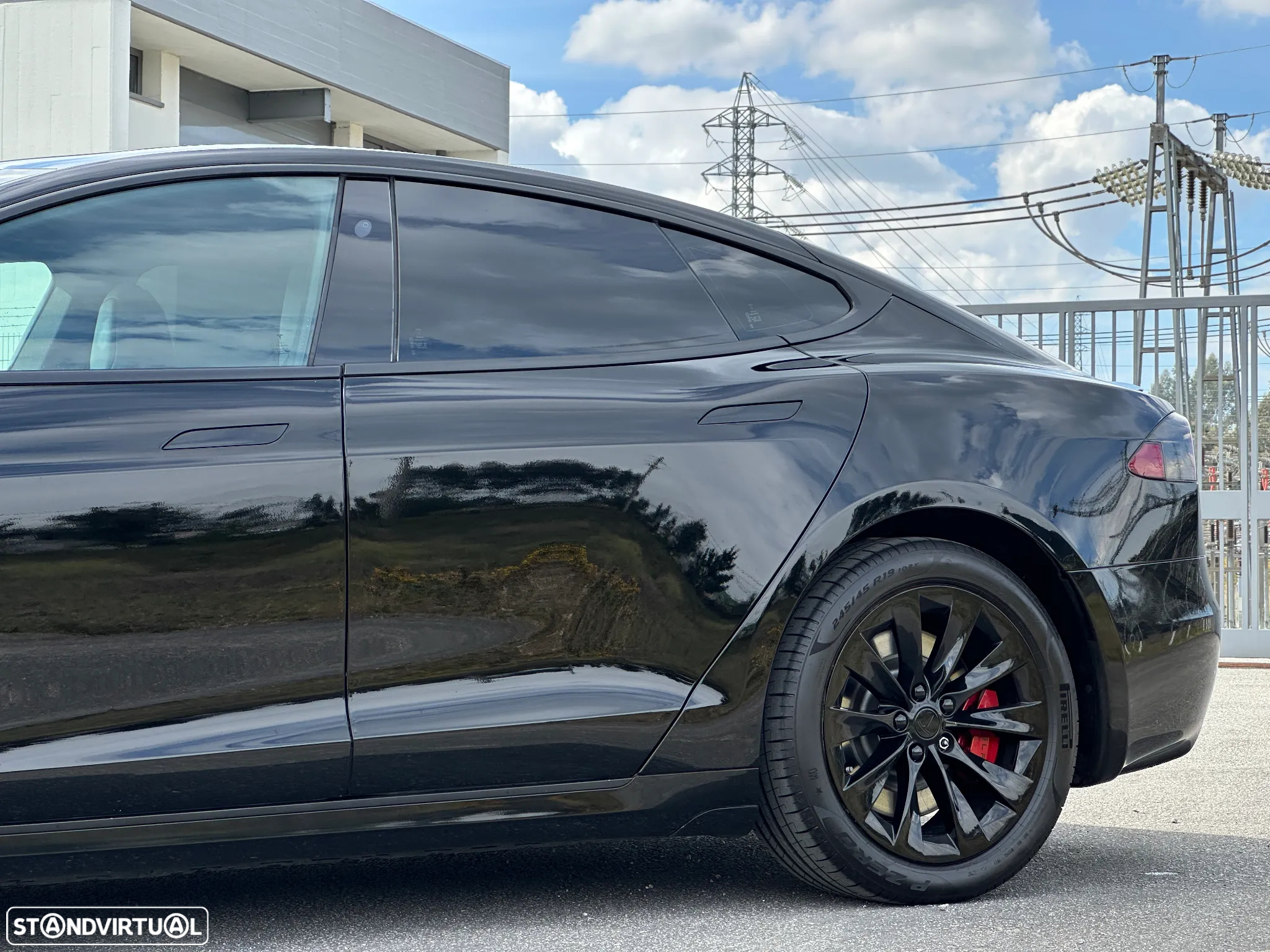Tesla Model S Standard Range - 6