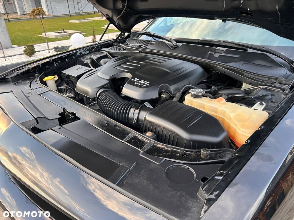 Dodge Challenger - 11