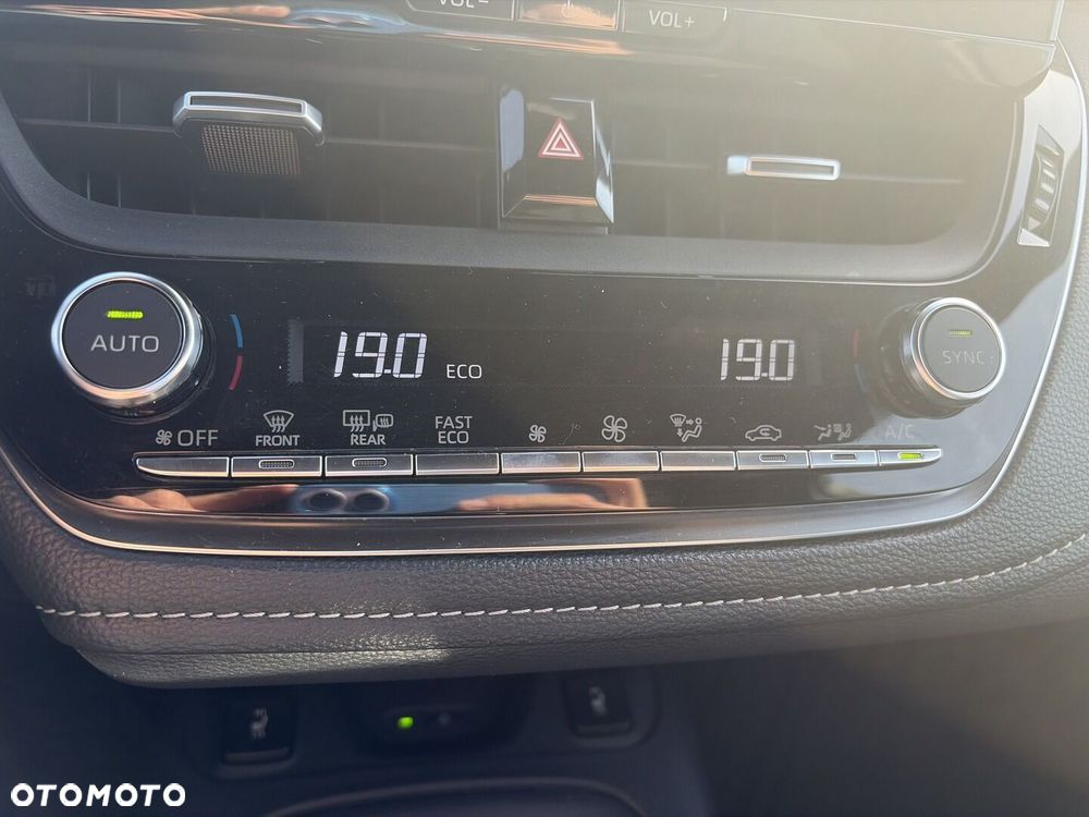 Toyota Corolla 1.8 Hybrid Comfort - 23