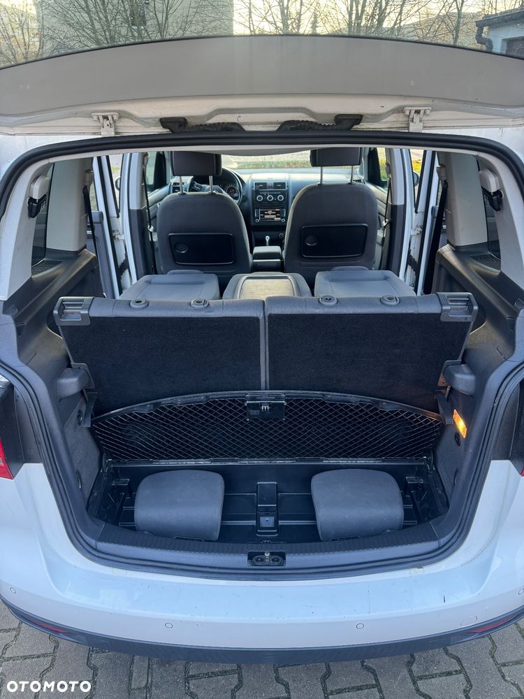 Volkswagen Touran - 33