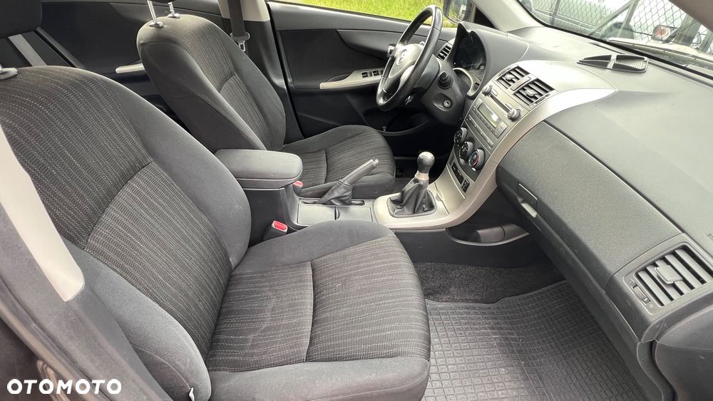 Toyota Corolla - 14