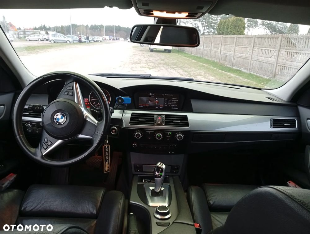 BMW Seria 5 525d - 8