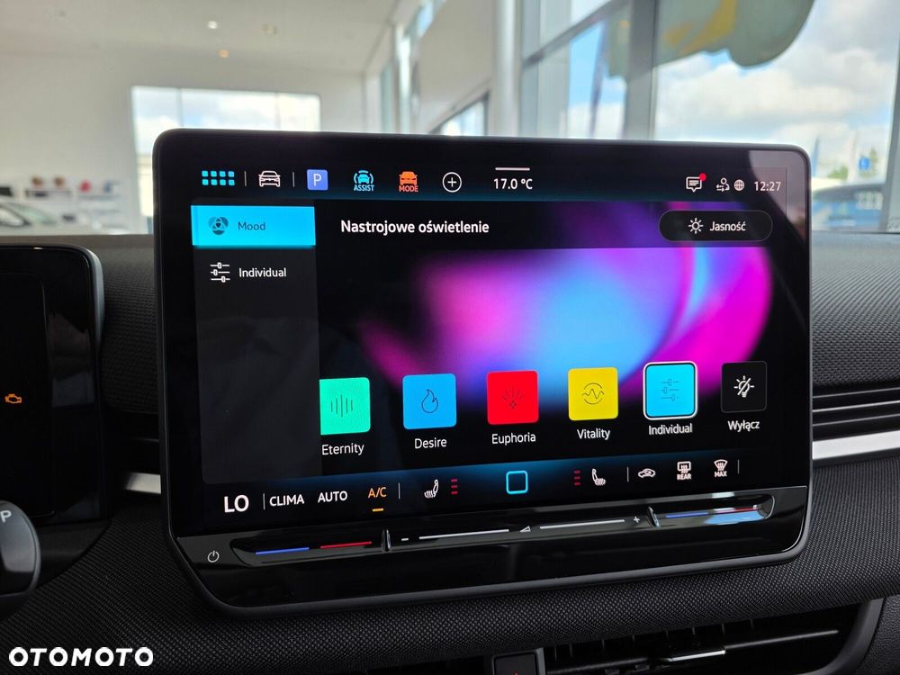 Volkswagen T-Roc 1.5 eTSI Life DSG - 22