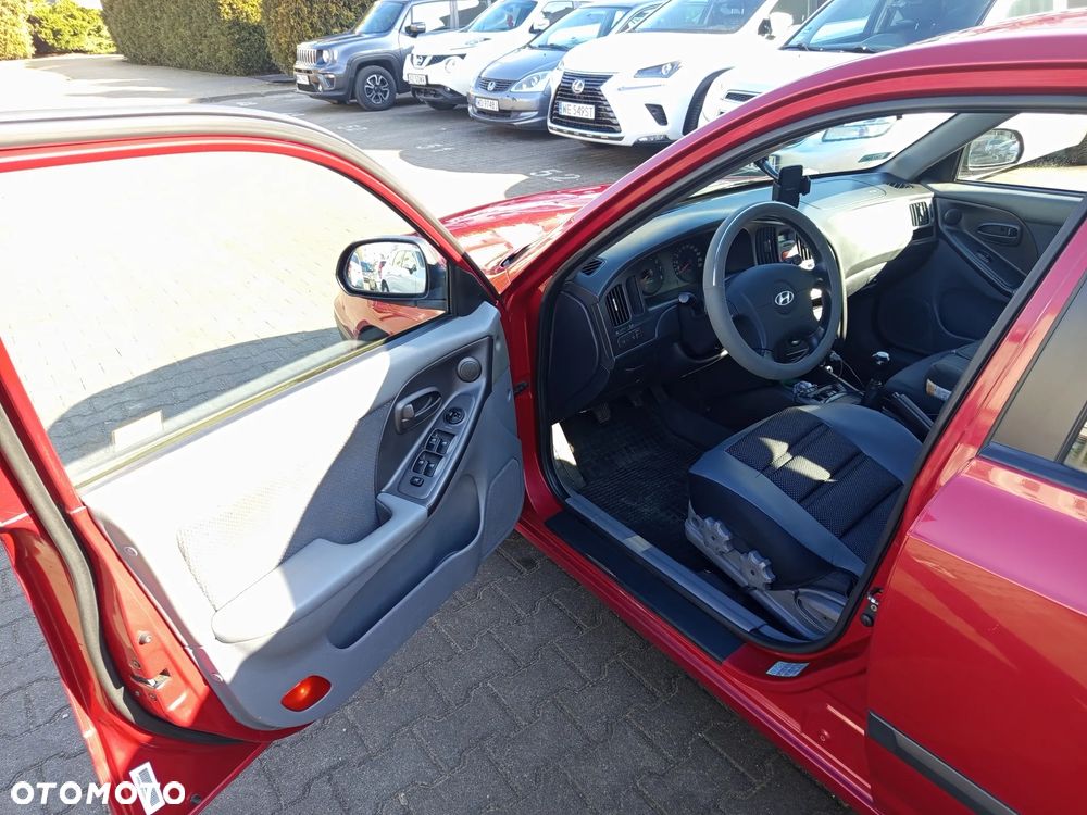 Hyundai Elantra - 15