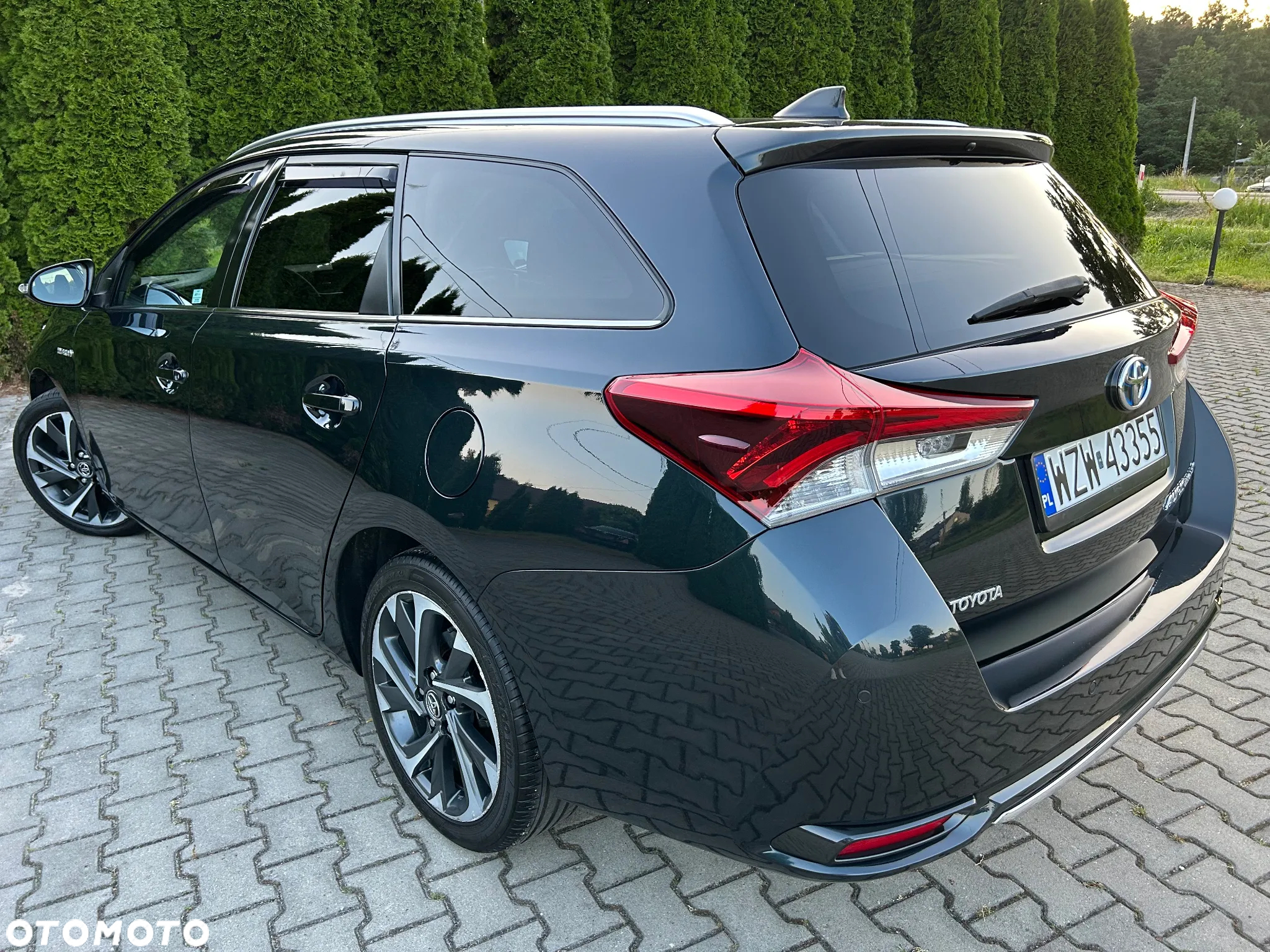 Toyota Auris Hybrid 135 Premium - 14