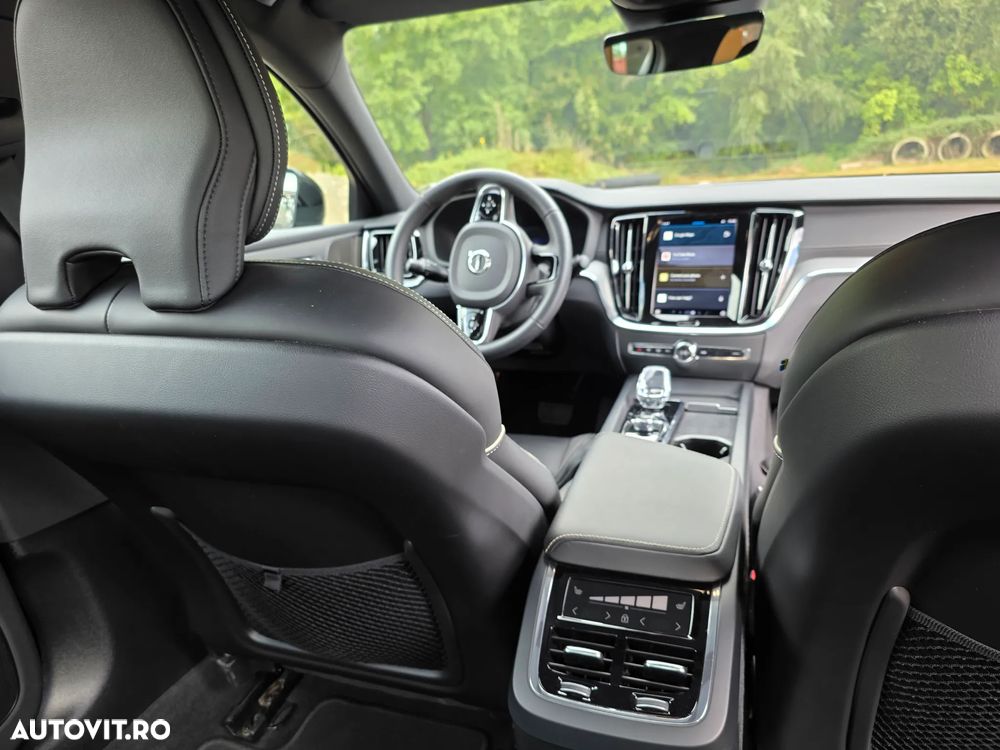 Volvo S60 B5 B AWD Ultimate Dark - 6