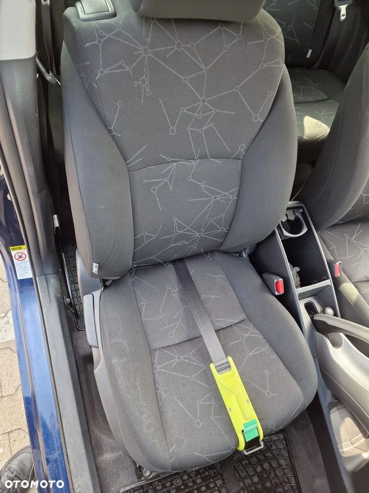 Toyota Auris 1.33 VVT-i Terra - 14