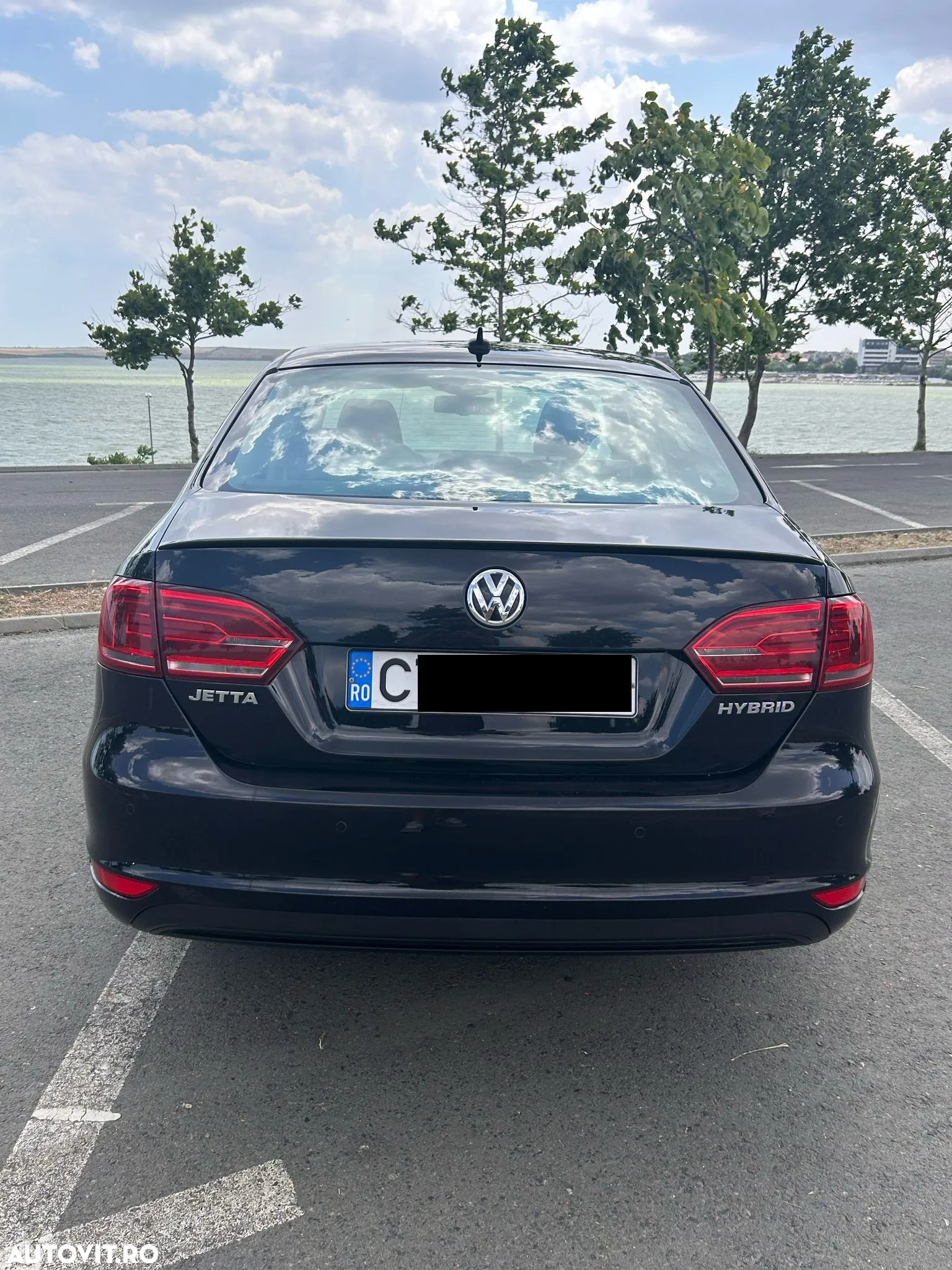 Volkswagen Jetta - 4