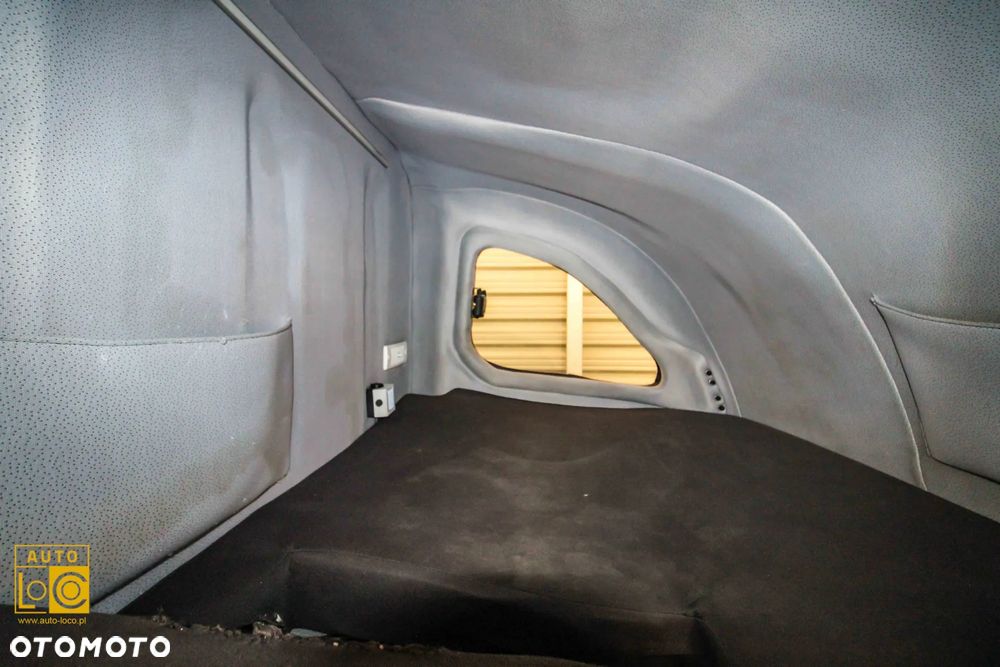 Iveco DAILY CHŁODNIA + MROŹNIA + AGREGAT x 2 + AUTOMAT - 26