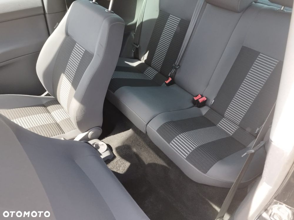 Volkswagen Polo - 12