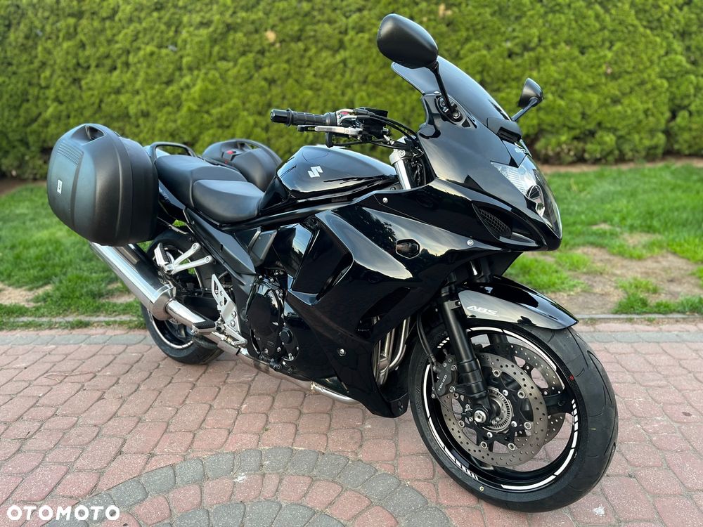 Suzuki GSX - 2