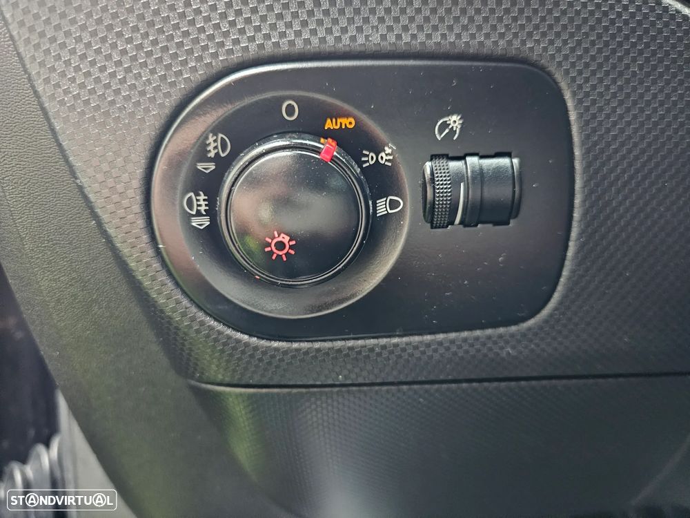 SEAT Leon 2.0 TDI Sport Up DSG - 25