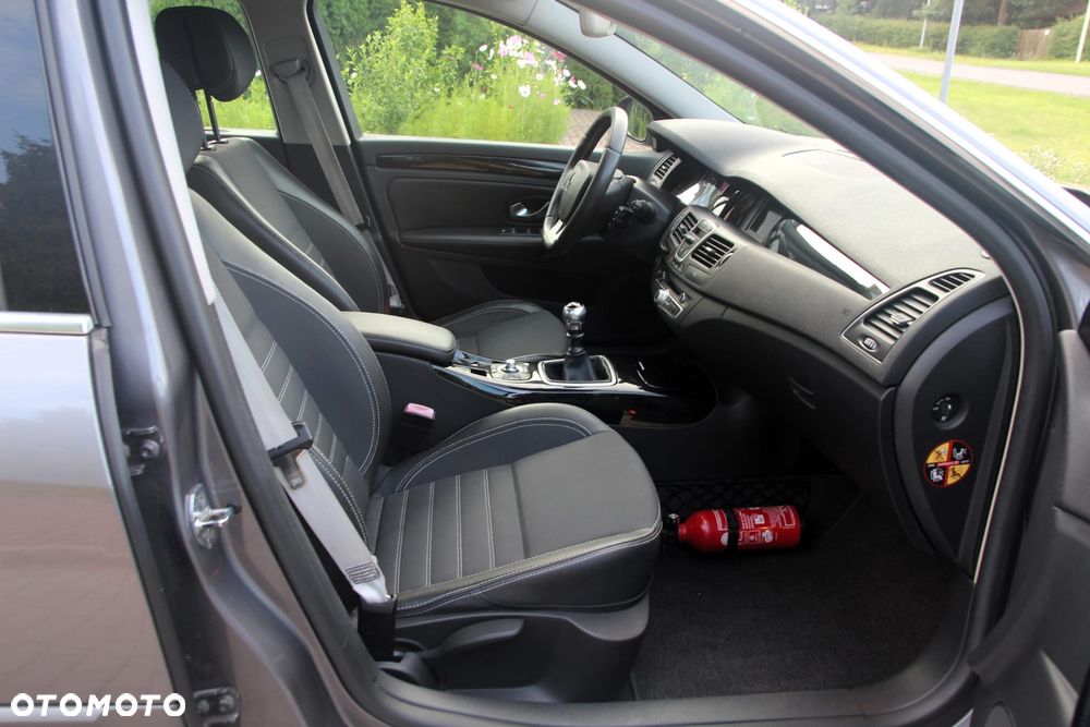 Renault Laguna dCi 110 FAP Bose Edition - 29