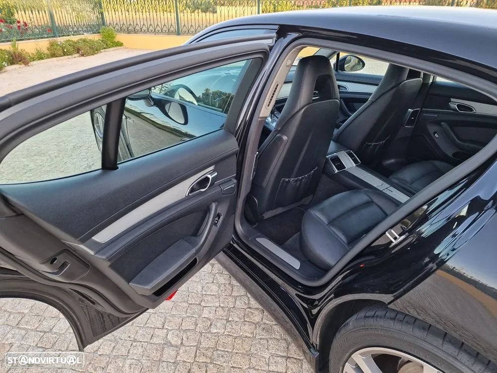 Porsche Panamera Platinum Edition - 12