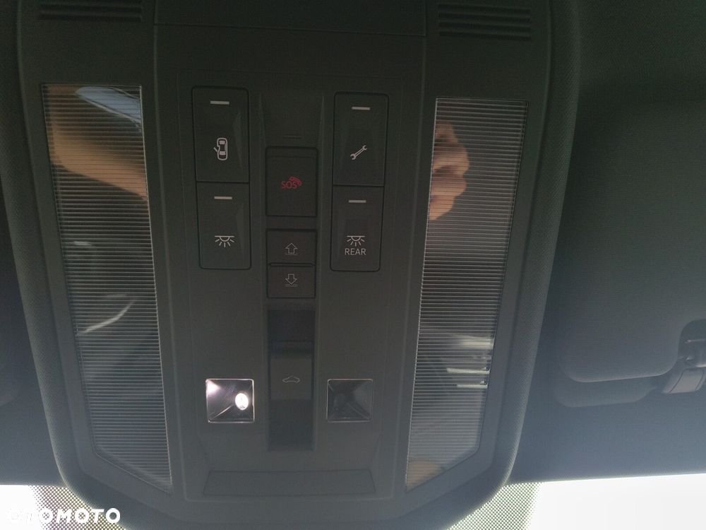 Volkswagen Touareg 3.0 V6 TDI 4Motion R-Line Final Edition - 37