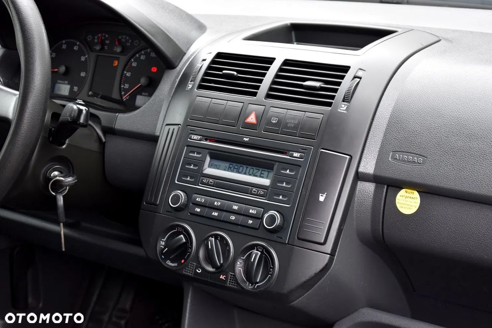 Volkswagen Polo 1.2 Comfortline - 19