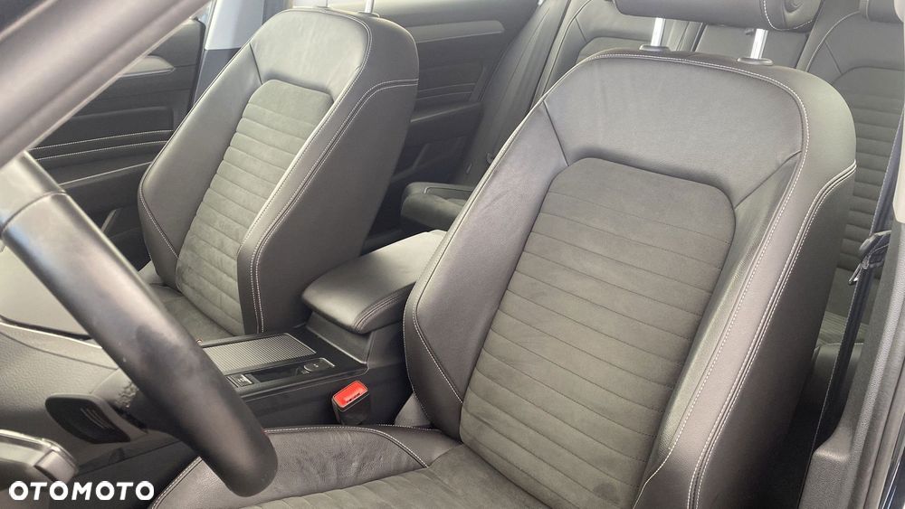Volkswagen Passat - 17