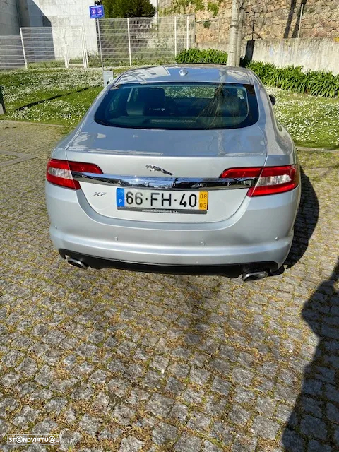 Jaguar XF 2.7 D V6 Premium Luxury - 7