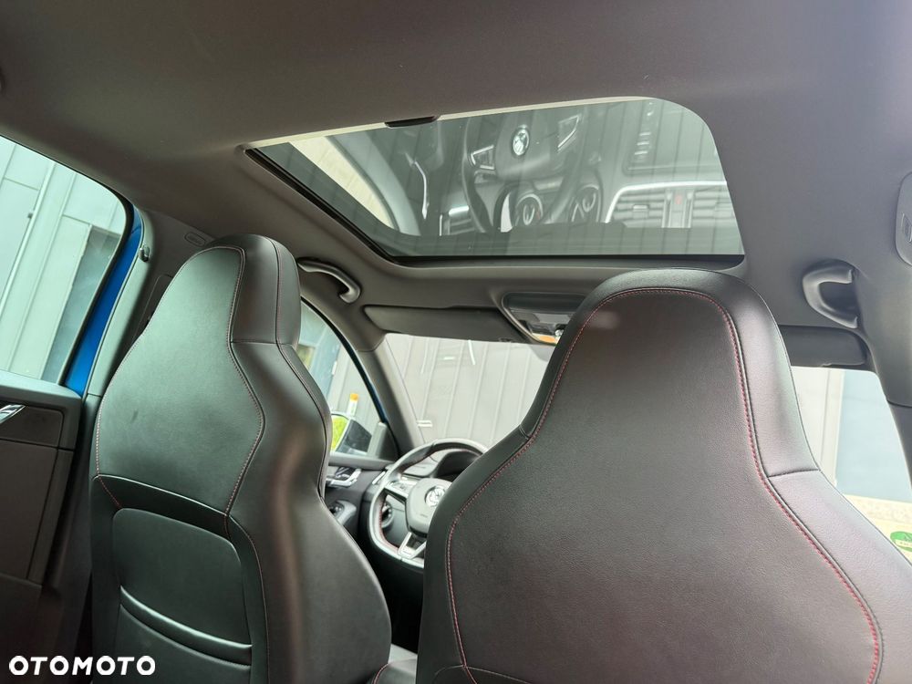 Skoda Octavia 2.0 TDI DSG RS - 22