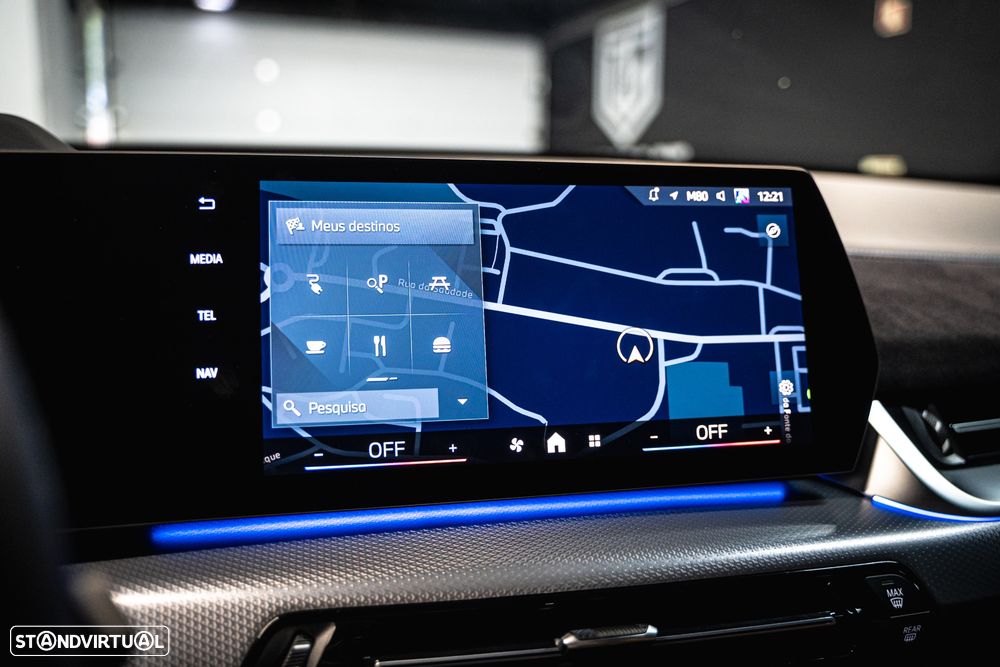 BMW iX2 eDrive20 Pack Desportivo M - 9