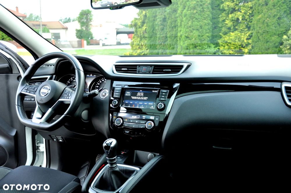 Nissan Qashqai 1.3 DIG-T AKARI - 27