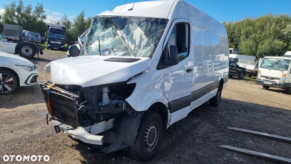 Mercedes-Benz Sprinter - 10