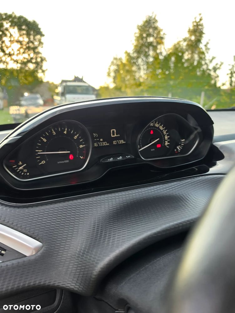 Peugeot 208 1.2 PureTech Style - 13