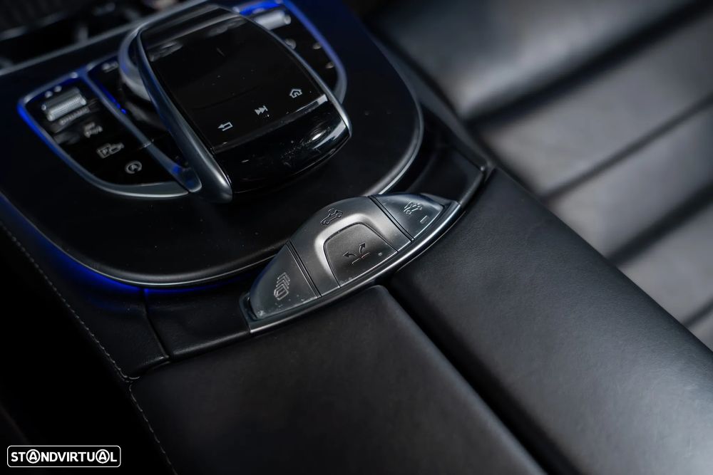 Mercedes-Benz E 300 - 25