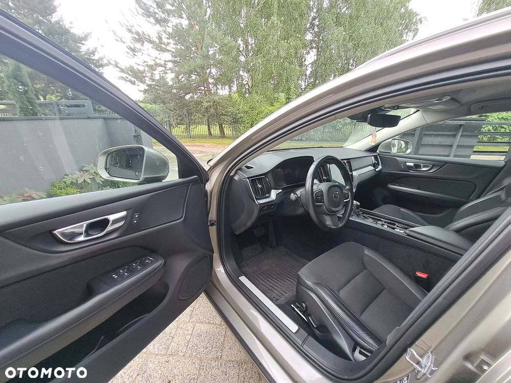 Volvo V60 D3 AWD Geartronic Momentum - 8