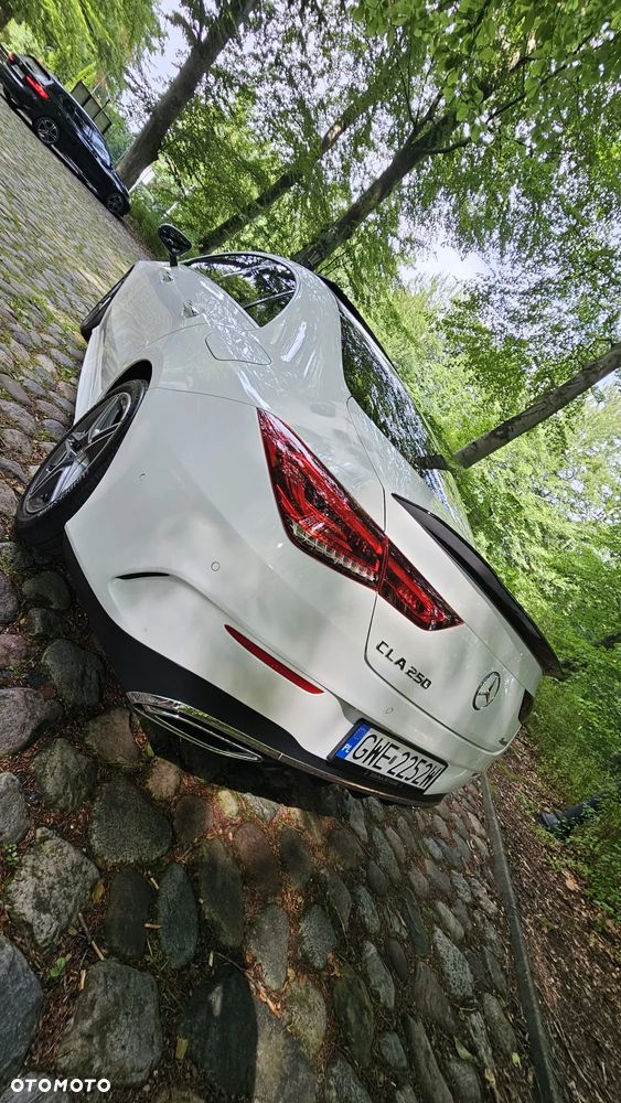 Mercedes-Benz CLA 250 4-Matic AMG Line 7G-DCT - 9