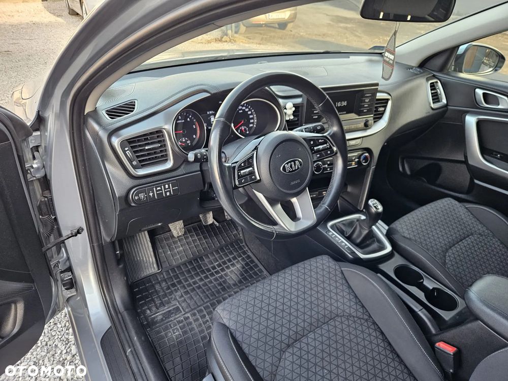 Kia Ceed 1.6 CRDi SCR L Business Line - 20