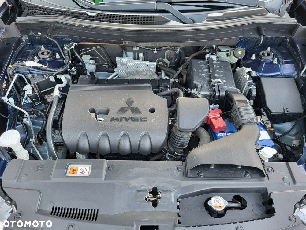 Mitsubishi Outlander - 38