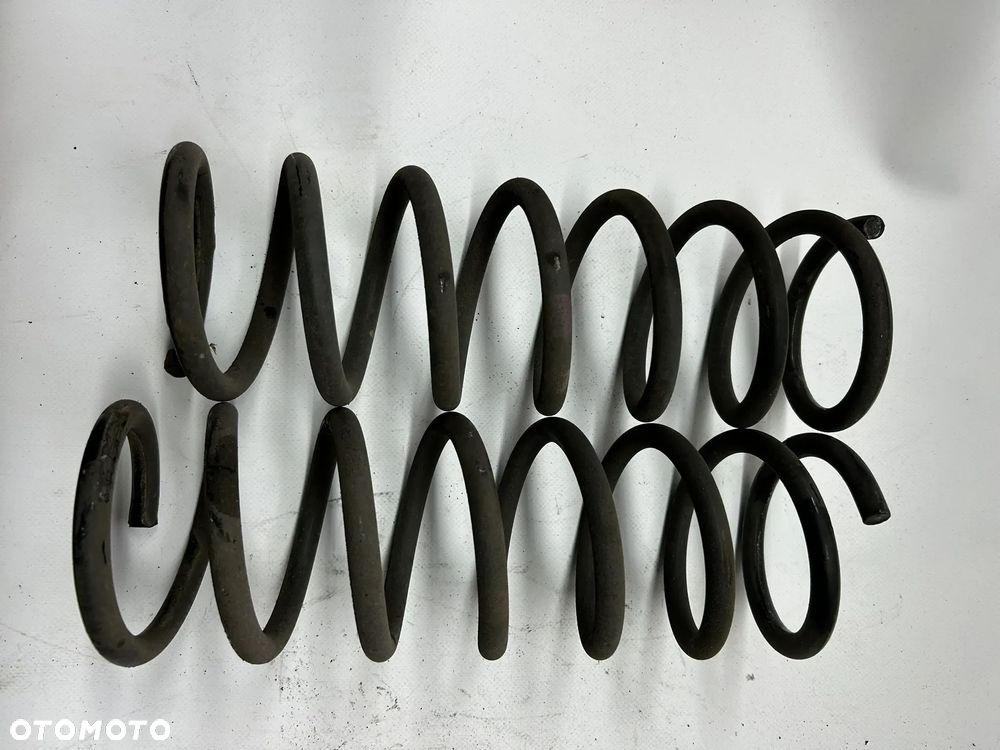 Volvo v40  II 2012- sprężyna tył sprężyny tylne komplet