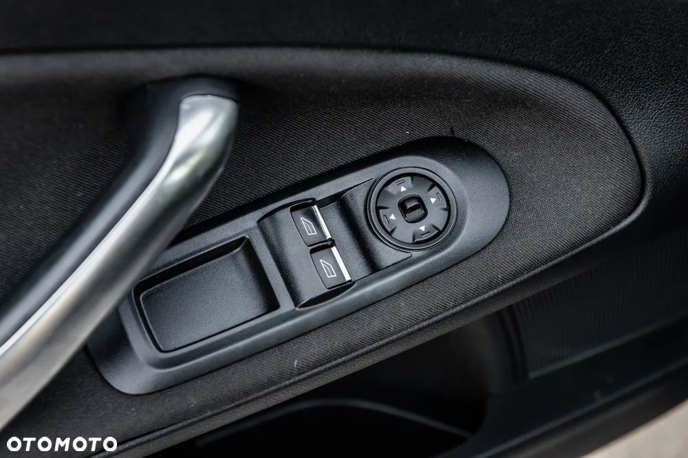 Ford Mondeo 2.0 TDCi Ambiente - 17