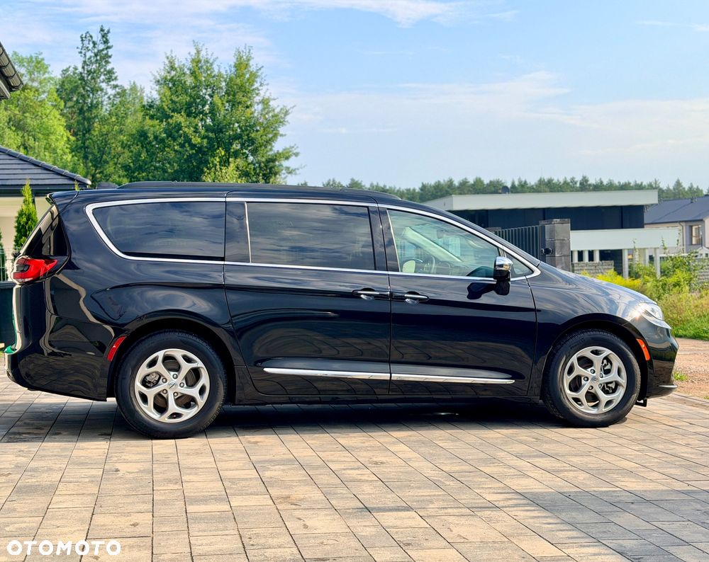 Chrysler Pacifica - 12