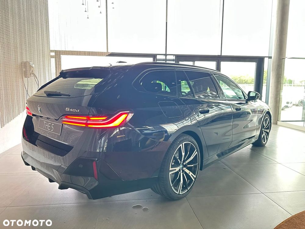 BMW Seria 5 540d xDrive mHEV - 6