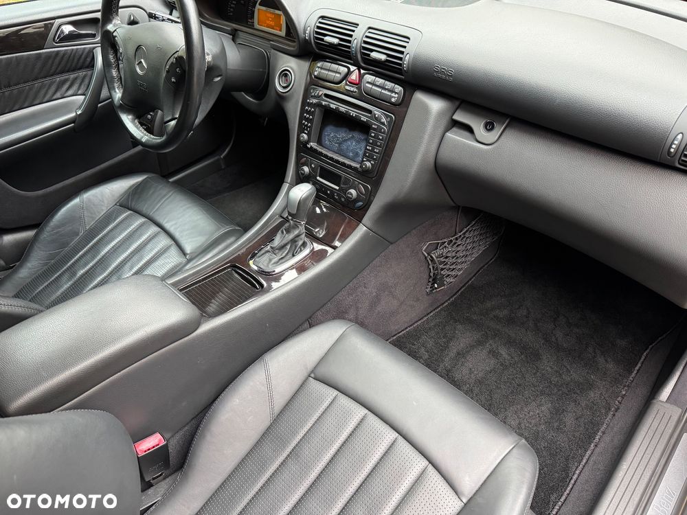 Mercedes-Benz Klasa C 32 AMG - 13