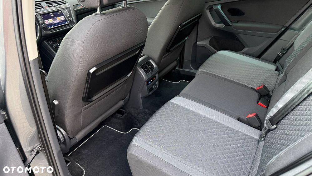 Volkswagen Tiguan - 24