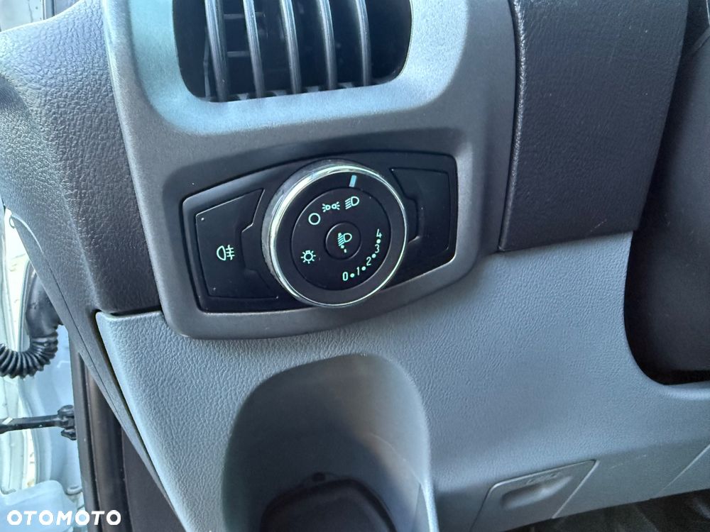 Ford TRANSIT CUSTOM - 16