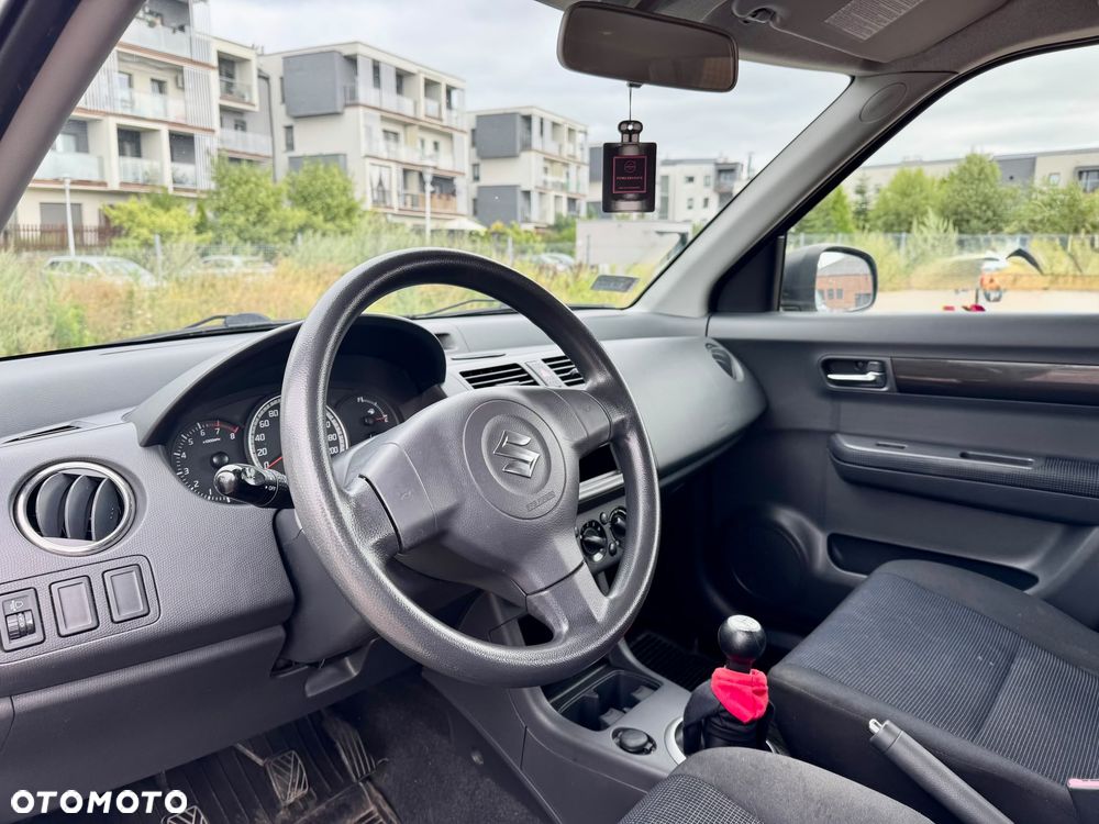 Suzuki Swift 1.3 Club dance - 9