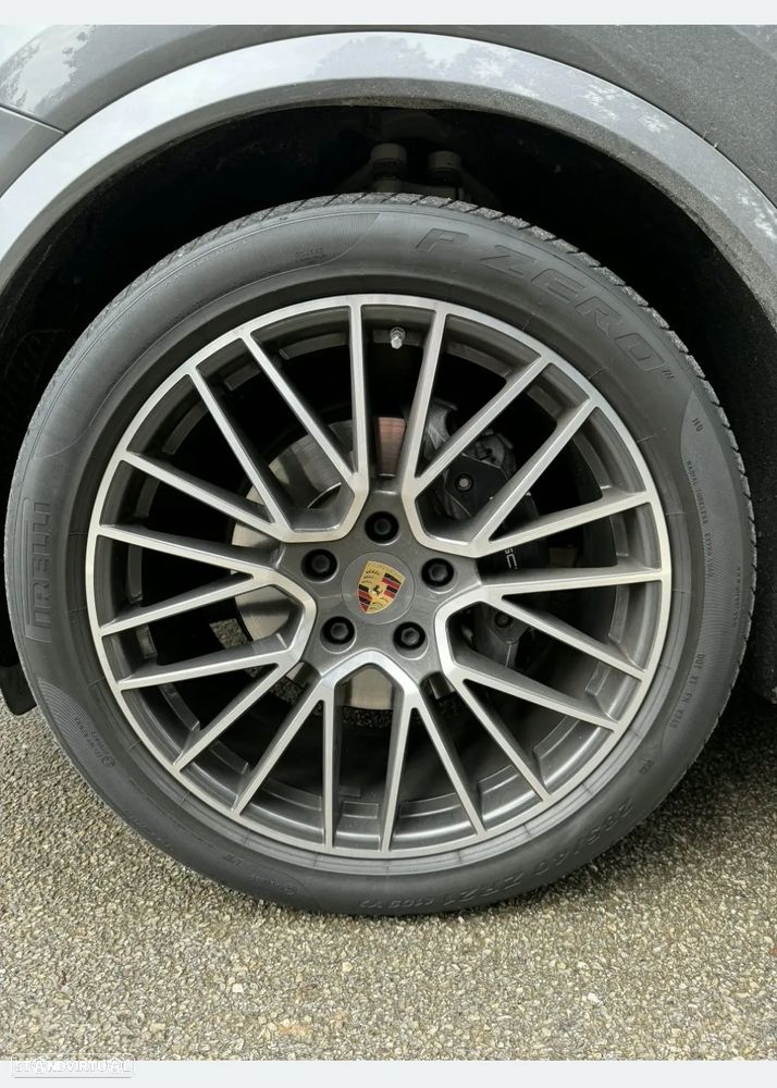 Porsche Cayenne Platinum Edition - 13